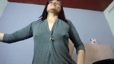 Snapshot of lunitaqueen_ chatting on June 2, 2026, 6:15 am Luna Tamara online show from June 2, 2026, 6:15 am