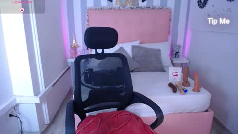 Snapshot of lunna_boobs20 chatting on January 17, 2026, 5:12 am lunna_boobs20 online show from January 17, 2026, 5:12 am