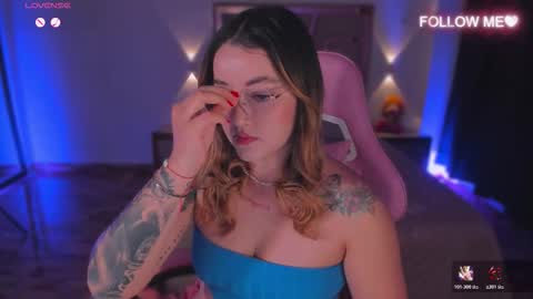 LUNA ROSE online show from December 5, 2025, 1:47 am