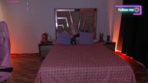 LUNA ROSE online show from April 20, 2026, 4:37 am