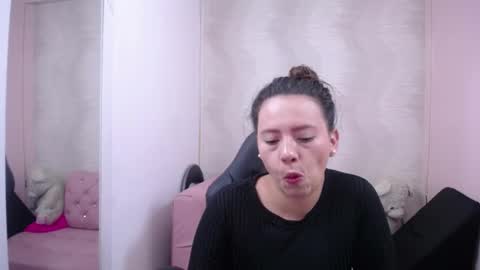 Katty   what ever do you want on my pv is for extra tokens minimi 250 tks ty u for understand online show from January 29, 2025, 3:01 am