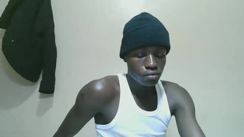 Snapshot of luoislove chatting on October 25, 2025, 8:55 am luoislove online show from October 25, 2025, 8:55 am