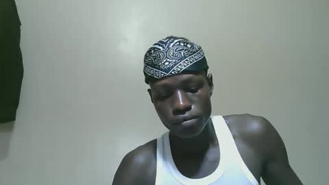 Snapshot of luoislove chatting on October 27, 2025, 10:52 am luoislove online show from October 27, 2025, 10:52 am