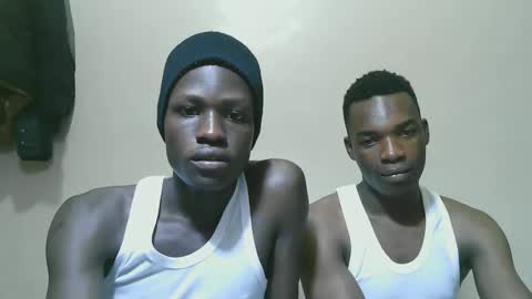 Snapshot of luoislove chatting on November 2, 2025, 5:48 pm luoislove online show from November 2, 2025, 5:48 pm