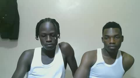 Snapshot of luoislove chatting on November 7, 2025, 7:25 pm luoislove online show from November 7, 2025, 7:25 pm