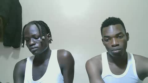 Snapshot of luoislove chatting on November 9, 2025, 2:15 pm luoislove online show from November 9, 2025, 2:15 pm