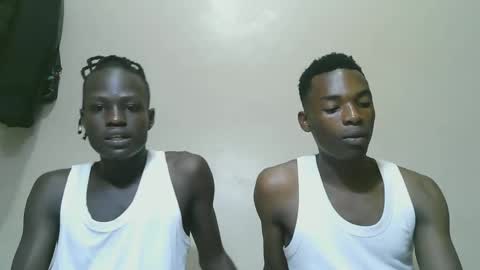 Snapshot of luoislove chatting on November 11, 2025, 7:14 pm luoislove online show from November 11, 2025, 7:14 pm