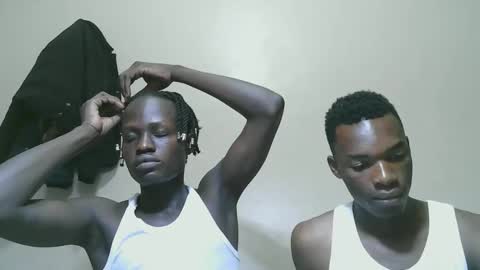 Snapshot of luoislove chatting on November 15, 2025, 8:27 pm luoislove online show from November 15, 2025, 8:27 pm