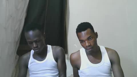 Snapshot of luoislove chatting on November 25, 2025, 6:30 pm luoislove online show from November 25, 2025, 6:30 pm