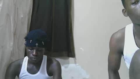 Snapshot of luoislove chatting on November 26, 2025, 8:21 pm luoislove online show from November 26, 2025, 8:21 pm