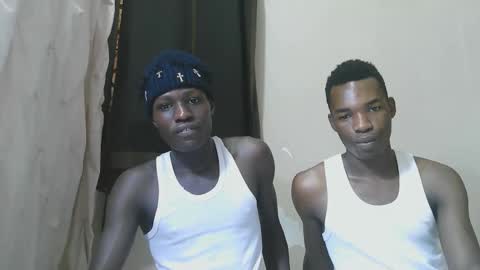 Snapshot of luoislove chatting on November 30, 2025, 10:30 am luoislove online show from November 30, 2025, 10:30 am