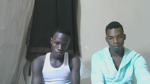 Snapshot of luoislove chatting on December 5, 2025, 5:05 am luoislove online show from December 5, 2025, 5:05 am