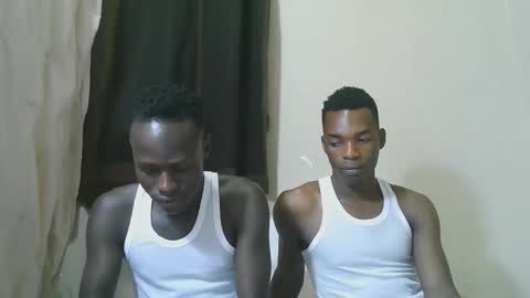 Snapshot of luoislove chatting on December 5, 2025, 5:09 pm luoislove online show from December 5, 2025, 5:09 pm