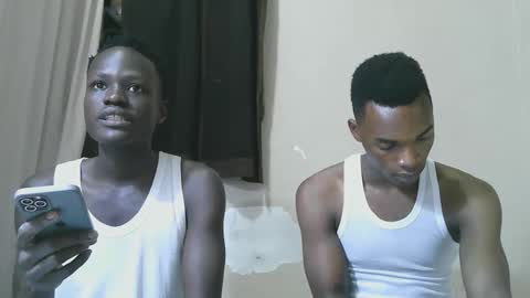 Snapshot of luoislove chatting on January 12, 2026, 6:35 pm luoislove online show from January 12, 2026, 6:35 pm