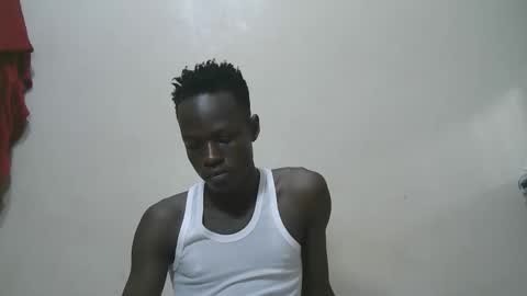 Snapshot of luoislove chatting on February 1, 2026, 2:37 pm luoislove online show from February 1, 2026, 2:37 pm