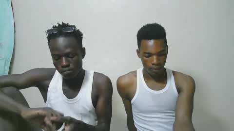 Snapshot of luoislove chatting on February 5, 2026, 5:12 am luoislove online show from February 5, 2026, 5:12 am