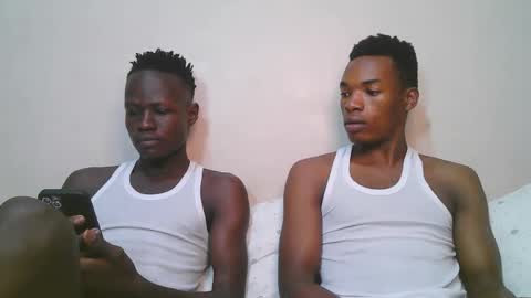 Snapshot of luoislove chatting on February 9, 2026, 8:29 am luoislove online show from February 9, 2026, 8:29 am