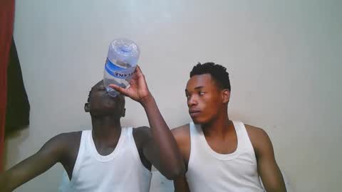 Snapshot of luoislove chatting on February 12, 2026, 6:58 pm luoislove online show from February 12, 2026, 6:58 pm