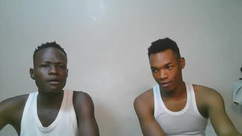 Snapshot of luoislove chatting on February 17, 2026, 8:55 am luoislove online show from February 17, 2026, 8:55 am