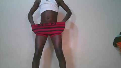 Snapshot of luoislove chatting on February 19, 2026, 8:16 pm luoislove online show from February 19, 2026, 8:16 pm