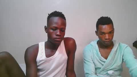 Snapshot of luoislove chatting on February 24, 2026, 5:38 am luoislove online show from February 24, 2026, 5:38 am