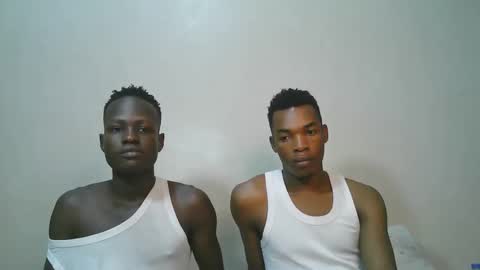 Snapshot of luoislove chatting on February 25, 2026, 7:45 pm luoislove online show from February 25, 2026, 7:45 pm