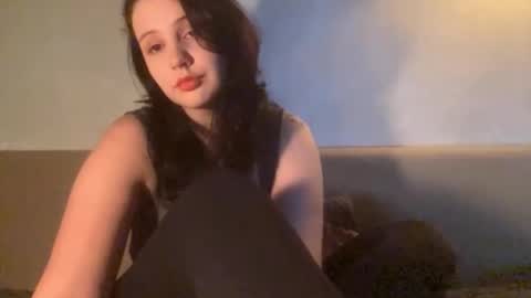 Lora online show from February 19, 2026, 2:13 pm