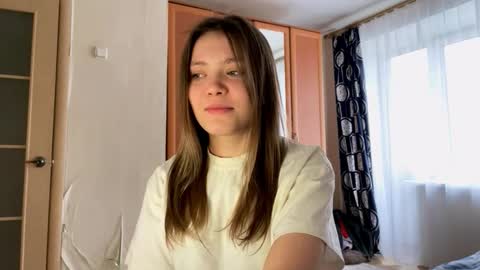 Snapshot of lurlenesheckles chatting on November 24, 2025, 9:53 am Chloe online show from November 24, 2025, 9:53 am