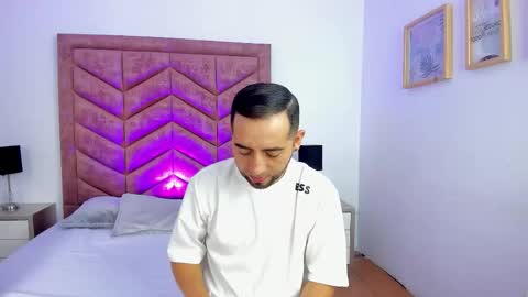 Lushian And Luna online show from December 21, 2025, 3:41 pm