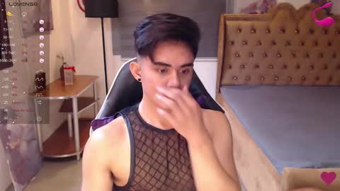 Snapshot of lustdesirex19 chatting on February 16, 2025, 9:04 am David online show from February 16, 2025, 9:04 am