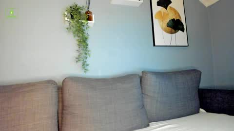 Stephany Richards online show from April 17, 2026, 5:21 am