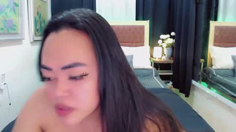 Snapshot of lustfuloffendertrina chatting on December 26, 2024, 11:54 am Trina online show from December 26, 2024, 11:54 am