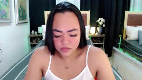 Snapshot of lustfuloffendertrina chatting on January 21, 2025, 1:39 am Trina online show from January 21, 2025, 1:39 am