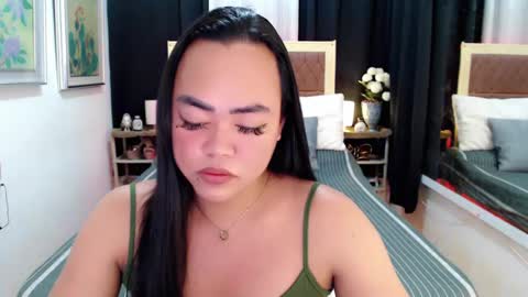 Snapshot of lustfuloffendertrina chatting on January 22, 2025, 5:37 am Trina online show from January 22, 2025, 5:37 am