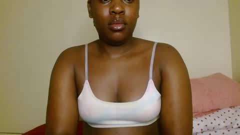 Snapshot of lustrouschoco chatting on March 15, 2026, 1:44 am lustrous-choco online show from March 15, 2026, 1:44 am