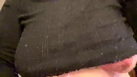 lustytits85 online show from March 26, 2026, 10:21 am