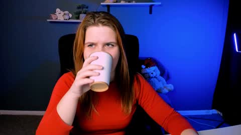 lusy_puff online show from January 14, 2025, 3:57 pm