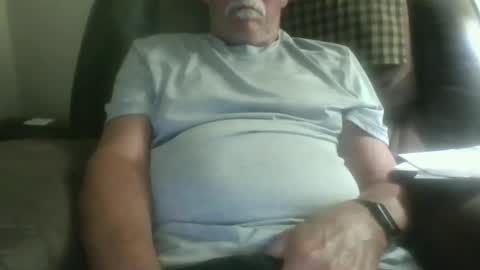 luv269er online show from November 9, 2025, 4:33 am