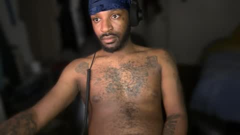 Snapshot of luverboibbc chatting on February 3, 2026, 12:42 am luverboi online show from February 3, 2026, 12:42 am