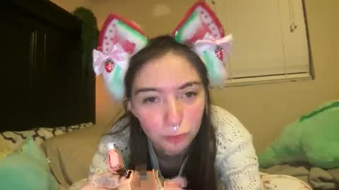 luvrxstarx online show from December 18, 2025, 4:40 am