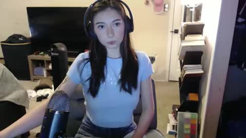 luvrxstarx online show from January 17, 2026, 3:11 am