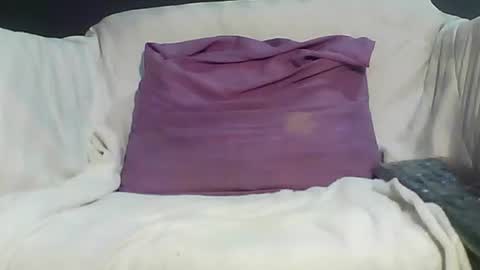 Bee Bee online show from March 21, 2026, 8:34 pm