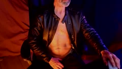 Snapshot of lux_dei chatting on February 1, 2026, 1:37 am Im a - CAMGUY YOU LIKE to FUCK online show from February 1, 2026, 1:37 am