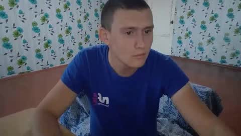 Snapshot of luxeboy_ chatting on September 16, 2025, 7:20 am Mike online show from September 16, 2025, 7:20 am