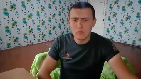 Snapshot of luxeboy_ chatting on September 28, 2025, 9:47 am Mike online show from September 28, 2025, 9:47 am