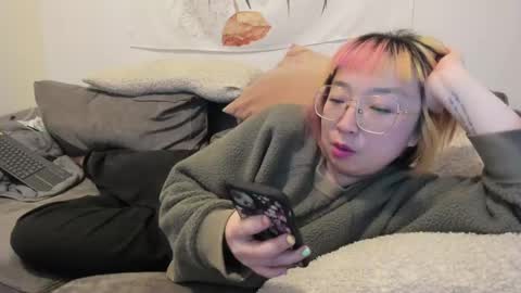 LuxGray online show from December 3, 2024, 12:35 am