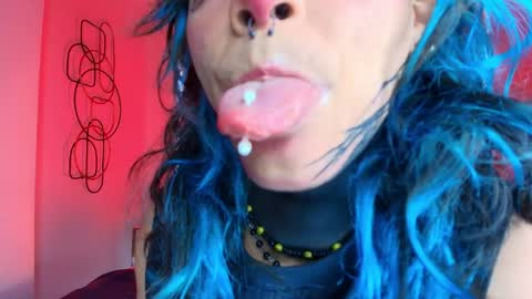 Luxiel 3 online show from May 23, 2026, 10:03 pm
