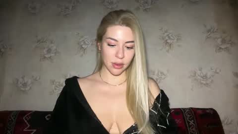 Snapshot of luxsonyastar chatting on January 17, 2026, 8:12 pm LuxSonyaStar online show from January 17, 2026, 8:12 pm