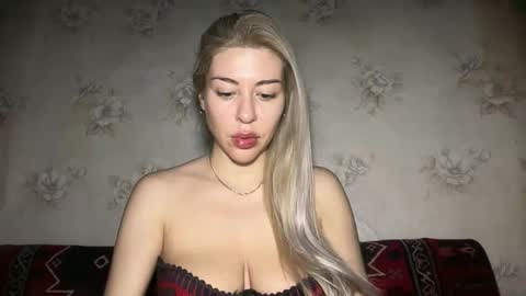 Snapshot of luxsonyastar chatting on February 15, 2026, 12:58 pm LuxSonyaStar online show from February 15, 2026, 12:58 pm