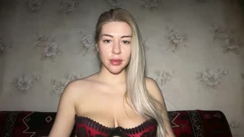 Snapshot of luxsonyastar chatting on February 18, 2026, 1:18 pm LuxSonyaStar online show from February 18, 2026, 1:18 pm